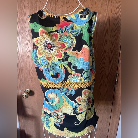 Love Amour Vintage Colorful Paisley Print V-Neck Tank Top - Picture 7 of 11